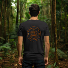 Carica l&#39;immagine nel visualizzatore di Gallery, Junglo tee maglietta Earth Love Black

